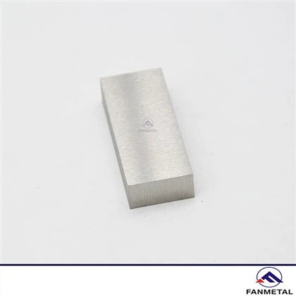 Blok ze stopu żelaza i niklu wolframu